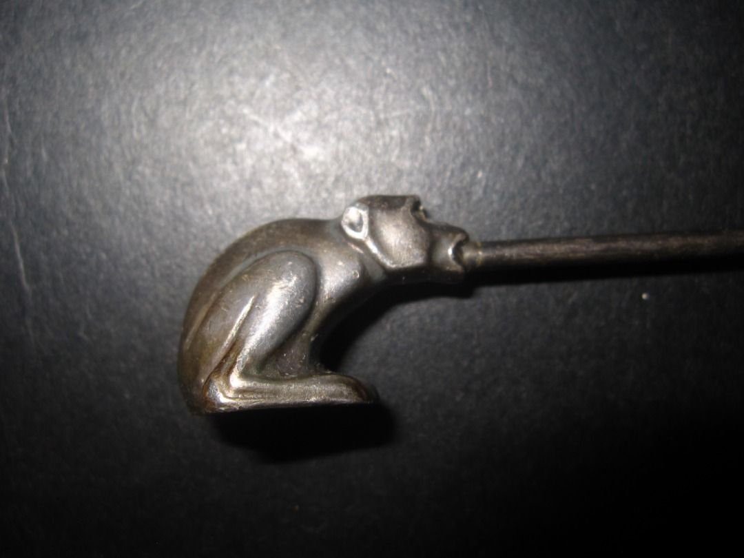 Original Art Deco Monkey Knife Rest 1920's (Category: Vintage Collectibles) located in Baguio. Submitted by mrbrunno (Listing ID 1470747734, Image 1). Description: Original Art Deco Monkey Knife Rest 1920's This is a very nice art deco rest with beautiful lines. Heavy for size.. It looks like it might be marked on the underside of the bar but i can't be sure, it is very small. In pristine condition. I purchased at a Antique Market in NY about 35 