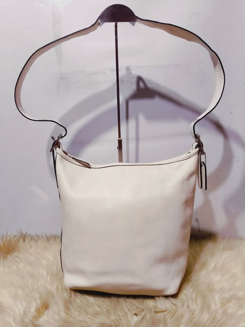 Original COACH bag (Category: Shoulder Bags) located in Cabuyao City. Submitted by your____lux____shop (Listing ID 1470881775, Image 2). Description: Sale❗️Sale❗️Sale❗️ ₱ 1,699 Original COACH Vintage Medium Pure genuine leather 📌First to pay!.