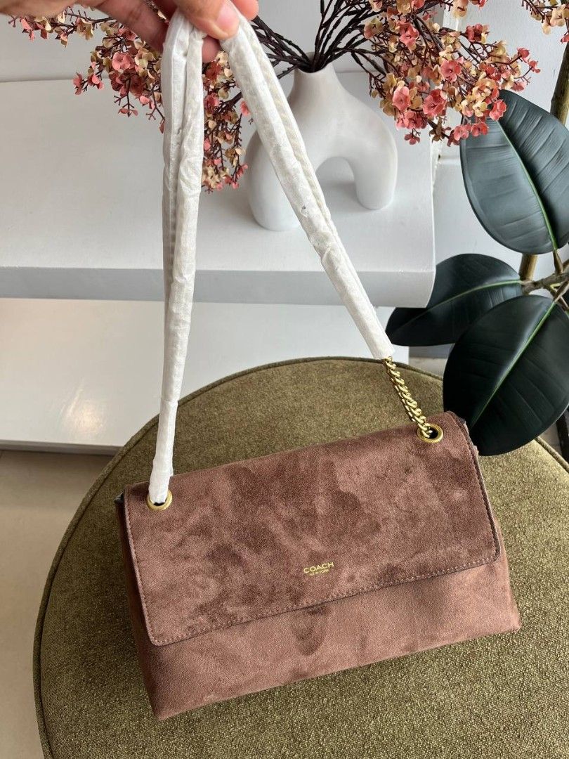 ORIGINAL Coach Chelsea 30 (Category: Shoulder Bags) located in Mandaluyong City. Submitted by modamuseph (Listing ID 1470878806, Image 1). Description: .
