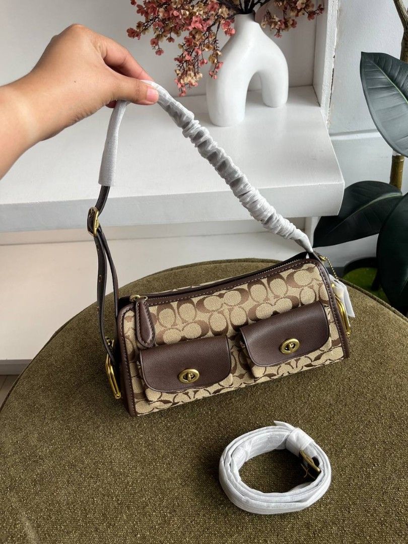 Original Coach Turnlock (Category: Shoulder Bags) located in Mandaluyong City. Submitted by modamuseph (Listing ID 1470882750, Image 2). Description: .