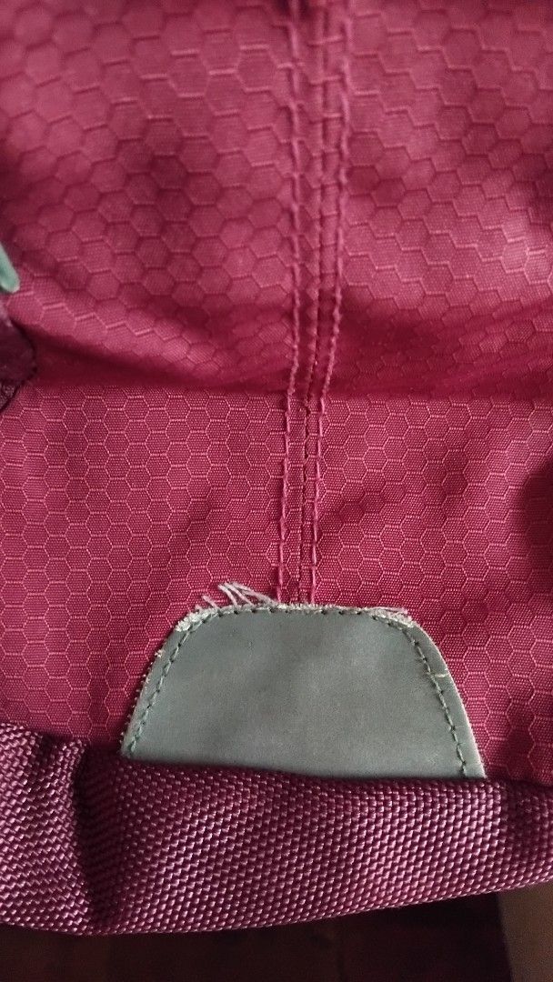ORIGINAL HIGH SIERRA BACKPACK (Category: Backpacks) located in Iloilo. Submitted by ayinscloset (Listing ID 1470786545, Image 2). Description: 🎒 ORIGINAL HIGH SIERRA BACKPACK FOR SALE Price: ₱1,500 (Negotiable) Condition: Excellent Preloved Condition (9/10) - 100% Original High Sierra - Used only 3 times - Purchased 7 years ago but rarely used - Original color is still intact with no fading - Note: The color may appear different in the photos du