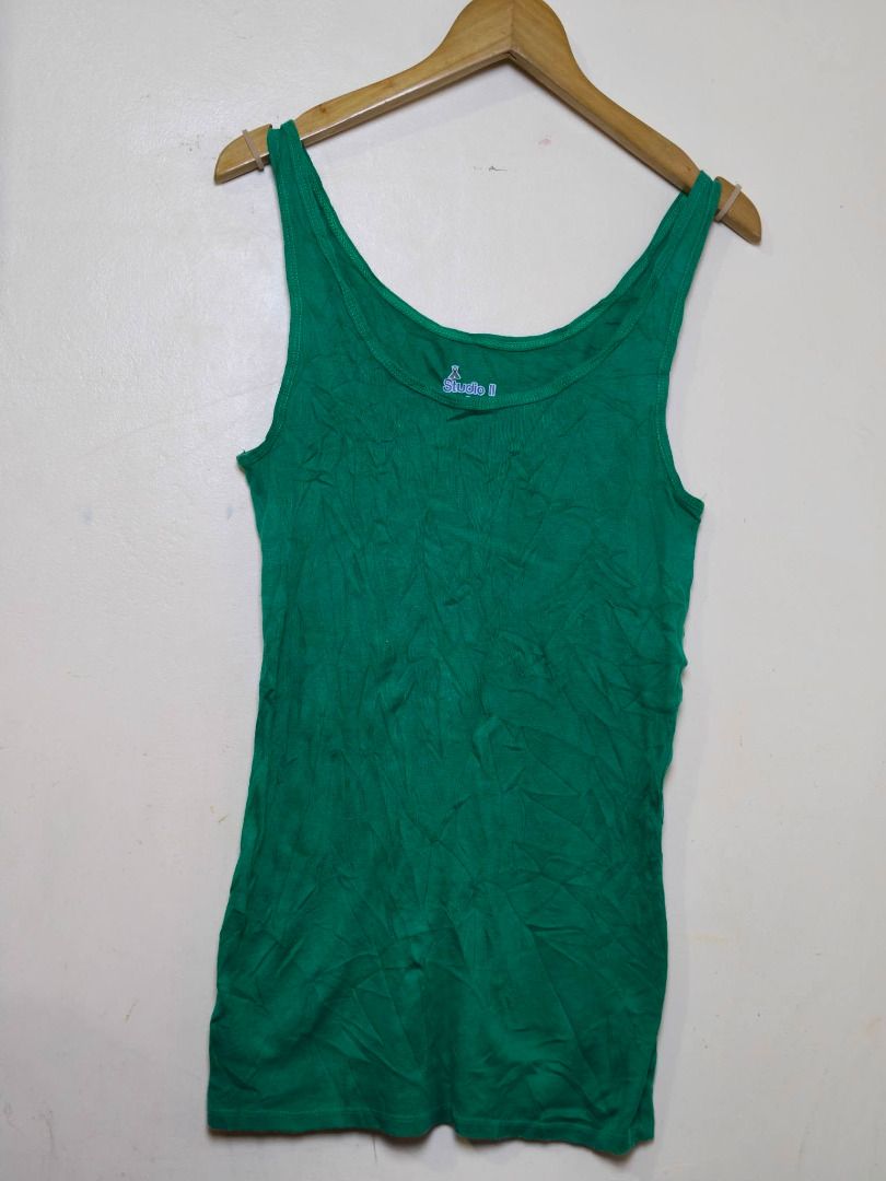 ORIGINAL Studio II Basic Scoop Neck Tank Top (Category: Sleeveless) located in Morong. Submitted by katiesmodernthrift (Listing ID 1470763619, Image 3). Description: ✨ Studio II Basic Scoop Neck Tank Top ✨ • Brand: Studio II (Authentic) • Size: Small (fits true to size) • Color: Solid vibrant emerald green / kelly green • Fabric Blend: 58% Cotton, 39% Modal, 3% Spandex (Very soft, breathable, and has a great stretch!) • Condition: Preloved in goo