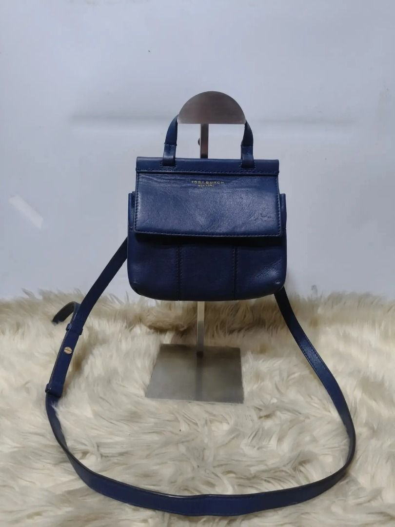 Original TORY BURCH (Category: Shoulder Bags) located in Cabuyao City. Submitted by your____lux____shop (Listing ID 1470879168, Image 1). Description: Sale❗️Sale❗️Sale❗️ Original TORY BURCH small Pure genuine leather provided dustbag 📌First to pay!.