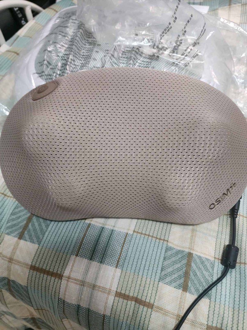 OSIM uCozy OS-102 Neck Massager (with heating function) (Category: Massage Devices) located in Taguig. Submitted by paulineest (Listing ID 1470930352, Image 2). Description: OSIM uCozy massage pillow, model OS-102. With heating function. Designed for neck and back massages. Includes the original operation manual and car lighter adaptor. Input voltage: 100-240V (auto voltage) Condition: 9.5/10.