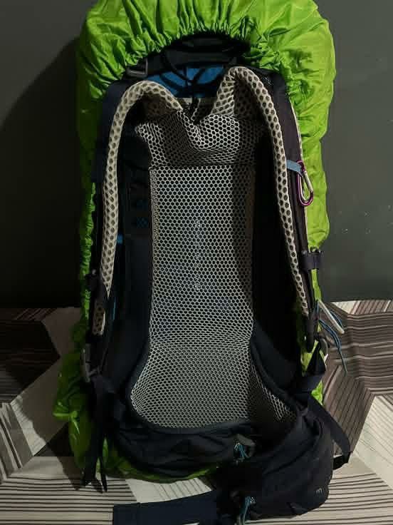 OSPREY STRATOS HIKING BACKPACK 44L (Category: Backpacks) located in Batangas. Submitted by n1tchz (Listing ID 1470793308, Image 2). Description: Osprey Stratos 44L Color: Navy Blue Condition: Used Faded front logo Orig rain cover included Dm me, ty!.