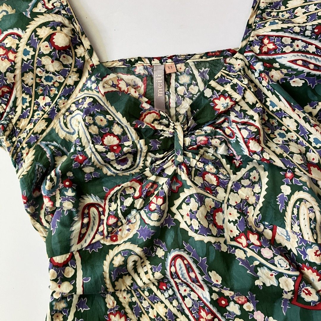 🌼paisley sleeveless top • medium (Category: Sleeveless) located in Cagayan de Oro. Submitted by capybara.co.ph (Listing ID 1470803579, Image 3). Description: medium L22.5 B36 - 42 flaw on the last 2 pics (zipper part, repairable) 🌺 mine ₱99 | grab ₱149 💓 lock ₱169 ꒰১ ໒꒱ eob will be on Thursday, Oct 29 8PM ꒰১ ໒꒱ payment deadline will be on Friday, Oct 30 ꒰১ ໒꒱ shipping will be on Saturday Tysm °❀.ೃ࿔.