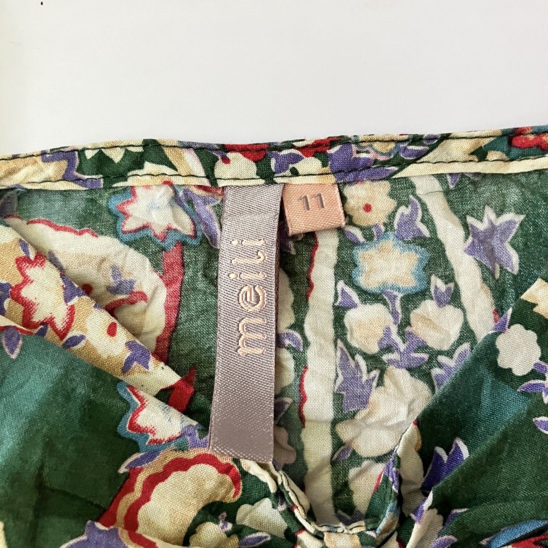 🌼paisley sleeveless top • medium (Category: Sleeveless) located in Cagayan de Oro. Submitted by capybara.co.ph (Listing ID 1470803579, Image 2). Description: medium L22.5 B36 - 42 flaw on the last 2 pics (zipper part, repairable) 🌺 mine ₱99 | grab ₱149 💓 lock ₱169 ꒰১ ໒꒱ eob will be on Thursday, Oct 29 8PM ꒰১ ໒꒱ payment deadline will be on Friday, Oct 30 ꒰১ ໒꒱ shipping will be on Saturday Tysm °❀.ೃ࿔.