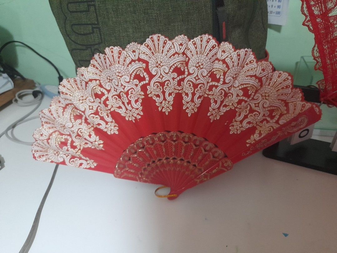 Pamaypay for UN costume (Category: Babies & Kids Fashion) located in Manila. Submitted by rosegomez046149 (Listing ID 1470804735, Image 2). Description: used once for mexico costume.