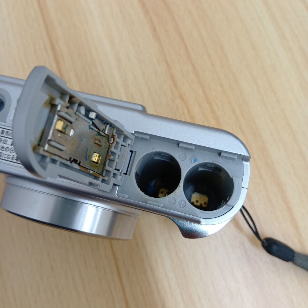 Panasonic DMC-LZ2 LUMIX Compact Digital Camera (Panasonic Lumix Digital Camera) - Power-on function unconfirmed. (Category: Cameras) located in Caloocan City. Submitted by letao_shopping_ph (Listing ID 1470815980, Image 2). Description: This is a used item, so please refrain from bidding if you are particular about condition. I am not an expert, so I have not tested its functionality. Therefore, it is being sold as a junk item. All accessories ar
