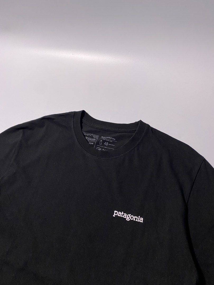 PATAGONIA (Category: Activewear) located in Aurora. Submitted by oldiebutgoodie.fits (Listing ID 1470810954, Image 3). Description: PATAGONIA (AUTHENTIC) 👕DETAILS AS NEW CONDITION ISSUE PENHOLES KINDLY CHECK! 📐MEASUREMENTS SIZE L ON TAG WIDTH 20 LENGTH 27 WE CAN SHIP NATION WIDE🚚.