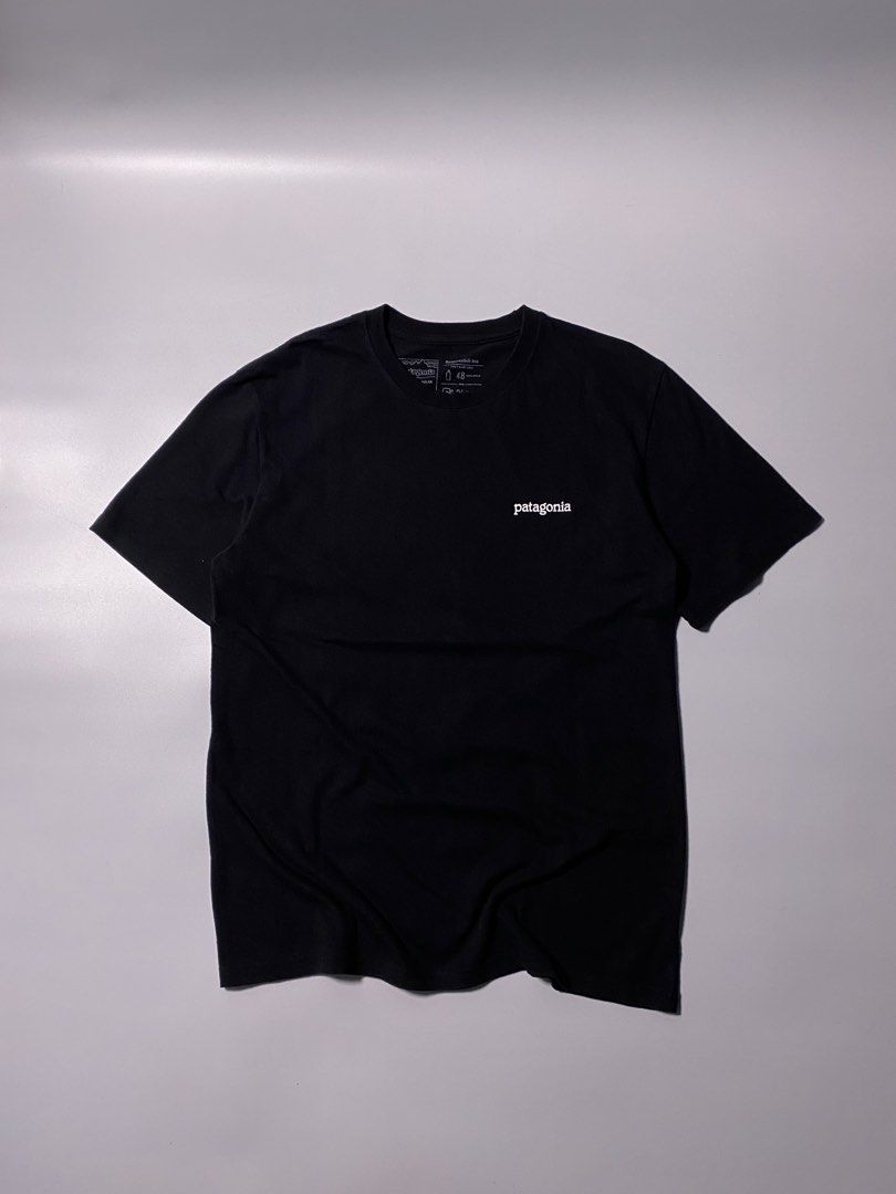 PATAGONIA (Category: Activewear) located in Aurora. Submitted by oldiebutgoodie.fits (Listing ID 1470810954, Image 2). Description: PATAGONIA (AUTHENTIC) 👕DETAILS AS NEW CONDITION ISSUE PENHOLES KINDLY CHECK! 📐MEASUREMENTS SIZE L ON TAG WIDTH 20 LENGTH 27 WE CAN SHIP NATION WIDE🚚.