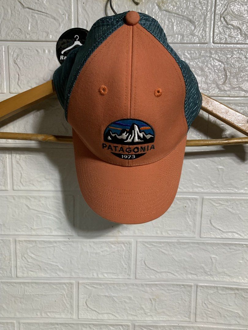 Patagonia | mesh trucker cap / snapback (Category: Activewear) located in Cebu City. Submitted by rarathriftedcb (Listing ID 1470819701, Image 1). Description: Patagonia ✅ Fitzroy lopro Mesh | trucker cap Snapback One size fits all Hiking , trekking Camp or any Outdoor activities 750pesos + sf 95 Embroid logo Location : cebu city Page : rara thrifted Jnt nationwide Message us 📩 #patagonia.