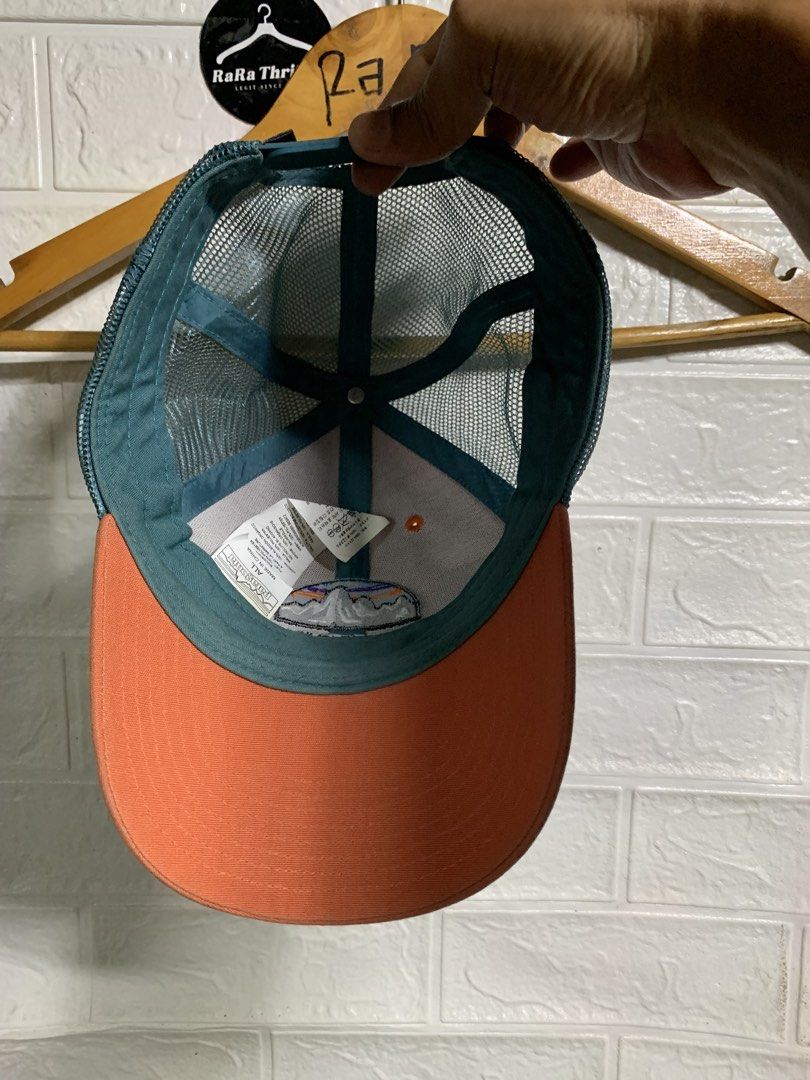 Patagonia | mesh trucker cap / snapback (Category: Activewear) located in Cebu City. Submitted by rarathriftedcb (Listing ID 1470819701, Image 2). Description: Patagonia ✅ Fitzroy lopro Mesh | trucker cap Snapback One size fits all Hiking , trekking Camp or any Outdoor activities 750pesos + sf 95 Embroid logo Location : cebu city Page : rara thrifted Jnt nationwide Message us 📩 #patagonia.