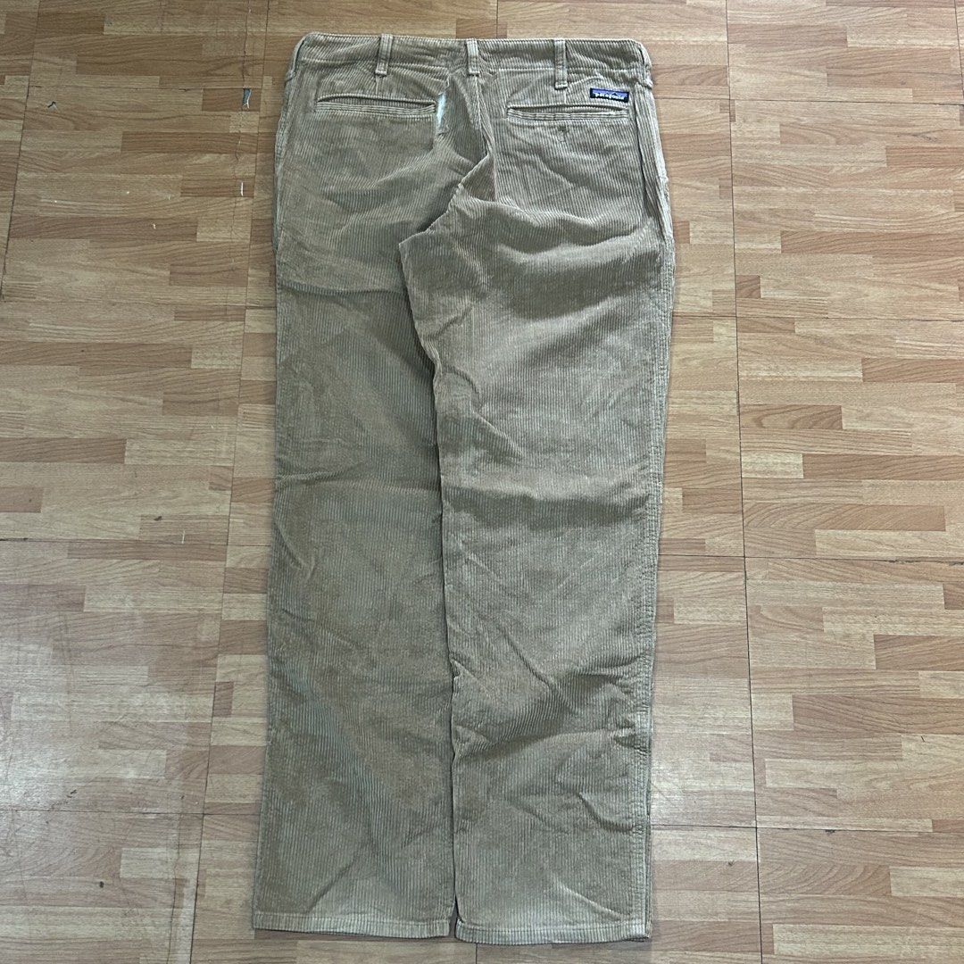 Patagonia Corduroy Pants (Category: Jeans) located in Manila. Submitted by offthebins (Listing ID 1470871510, Image 2). Description: 34x42x8 Slice on back pocket, Minor fade on hem Will repair before shipping.
