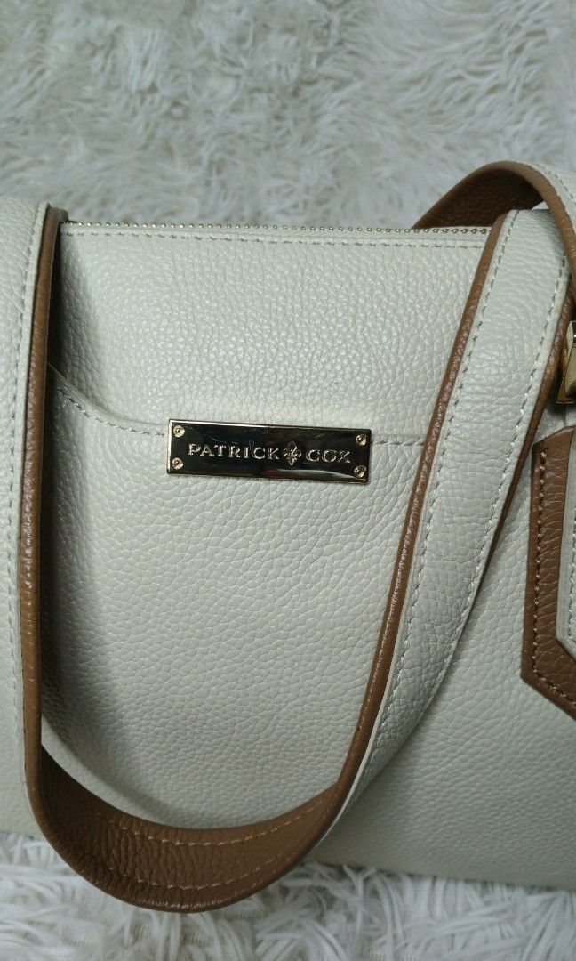 Patrick cox bag (Category: Tote Bags) located in Bulacan. Submitted by caikymaria (Listing ID 1470828601, Image 2). Description: japan sourced no cod direct jnt.