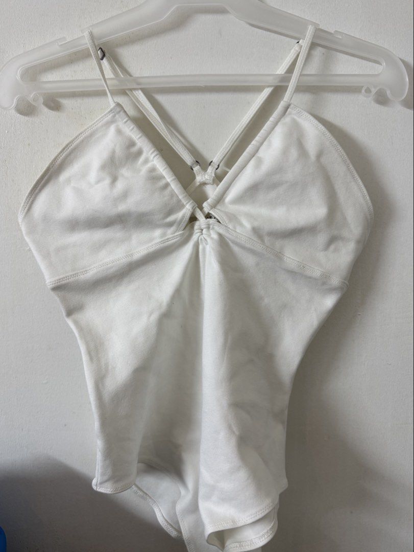 Patton White Bodysuit (Category: Others Tops) located in Quezon City. Submitted by pepperbear (Listing ID 1470853494, Image 2). Description: Size medium Signs of use but still presentable .