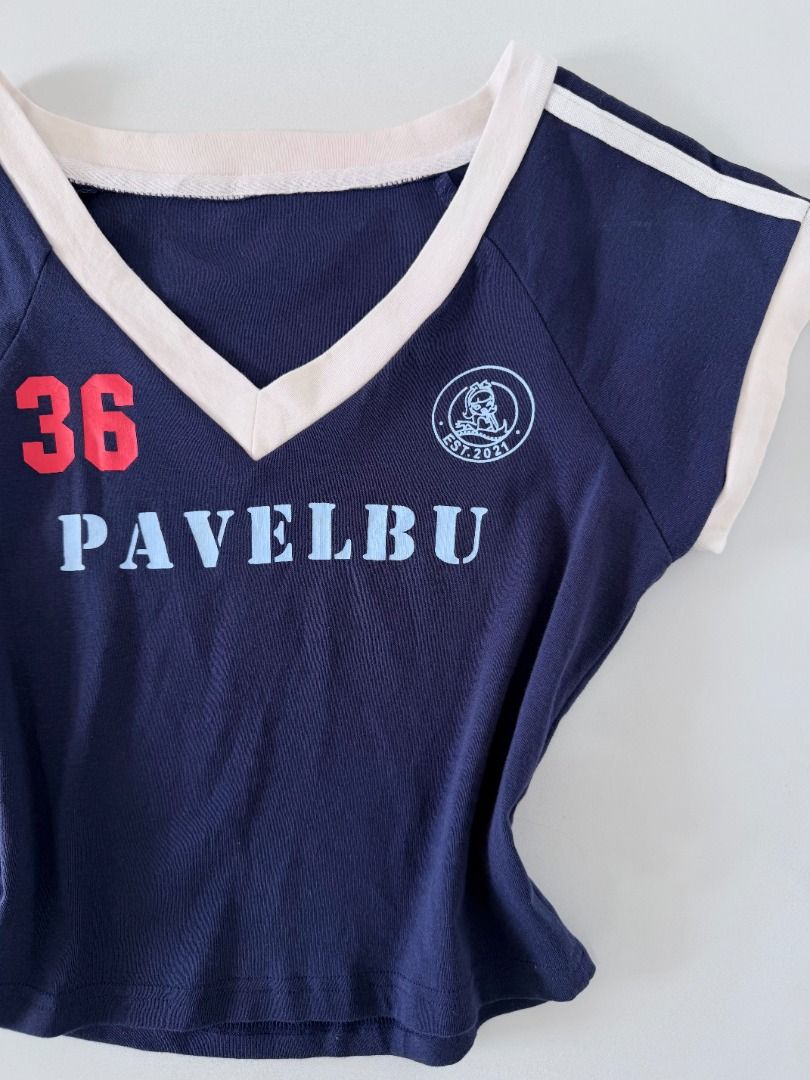 Pavelbu crop y2k shirt (Category: Shirts) located in Cabanatuan. Submitted by argarments.ph (Listing ID 1470827998, Image 3). Description: Tagged: fits small Width 15" | Length 16.5" Condition: Great condition Issue(s): -.