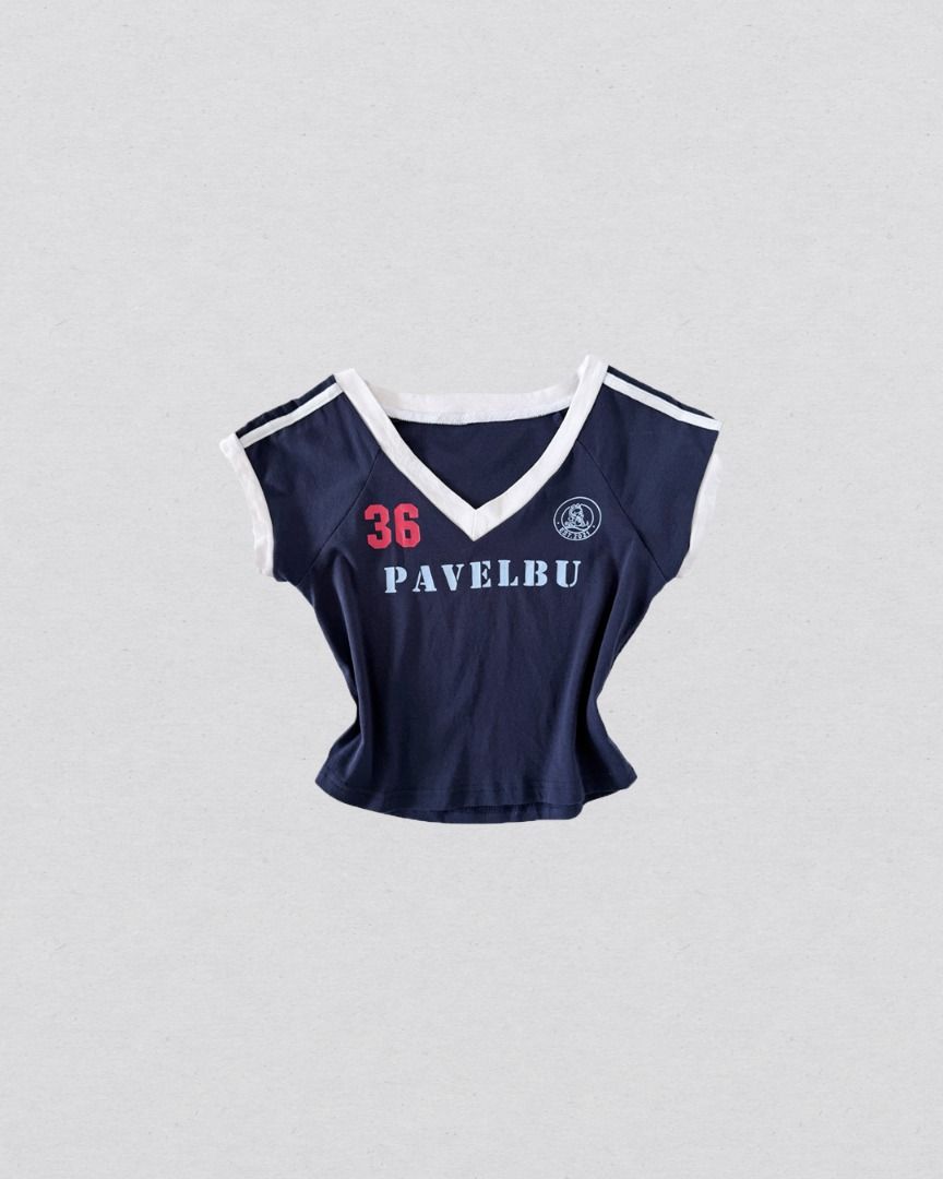 Pavelbu crop y2k shirt (Category: Shirts) located in Cabanatuan. Submitted by argarments.ph (Listing ID 1470827998, Image 1). Description: Tagged: fits small Width 15" | Length 16.5" Condition: Great condition Issue(s): -.