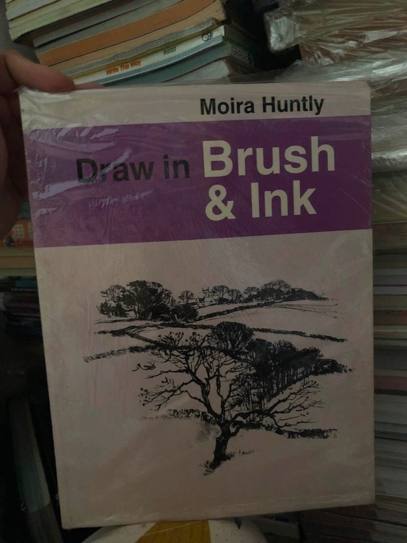 [PB] Draw in Brush & Ink by Moira Huntly (Category: Storybooks) located in San Juan City. Submitted by ttanmien (Listing ID 1470883902, Image 2). Description: ⚜️✨⚜️✨⚜️✨⚜️✨⚜️✨⚜️ 💁🏻‍♀️SELLING PRICE: ₱100 Original Price: Around ₱300~₱400 💁🏻‍♀️Book Genre: NonFiction, art instruction (art technique/drawing manual) 💁🏻‍♀️Book insight: Key Features • Fundamental Concepts: Includes introductory sections explaining materials (types of ink, papers, an