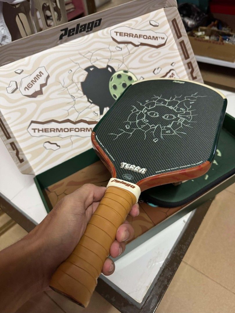 Pelago Terra 16mm Pickleball Paddle (Category: Racket and Ball Sports) located in San Pablo. Submitted by sethmurillo1214 (Listing ID 1470880010, Image 2). Description: For sale❗️PELAGO CLASSIC TERRA HYBRID ELONGATED 16MM TERRAFOAM™ CORE PADDLE -w/ box, case, installed extra daltom grip, installed edge tape. 9.5/10 condition, wala pa 1 month. Used 5 times sa OP..