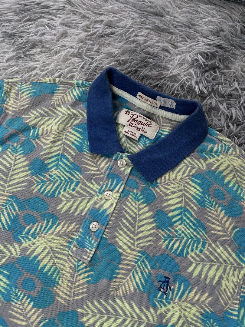 Penguin AOP Polo Shirt (Category: Tshirts & Polo Shirts ) located in Lipa City. Submitted by kent.finds (Listing ID 1470875297, Image 2). Description: Dimension: 📏W 28 📏L 20 Color Rate: 9.8/10 📌 Excellent Condition 💸 Mine : ₱950 + Shipping Fee🚚 Issue: Super minimal fold❌.
