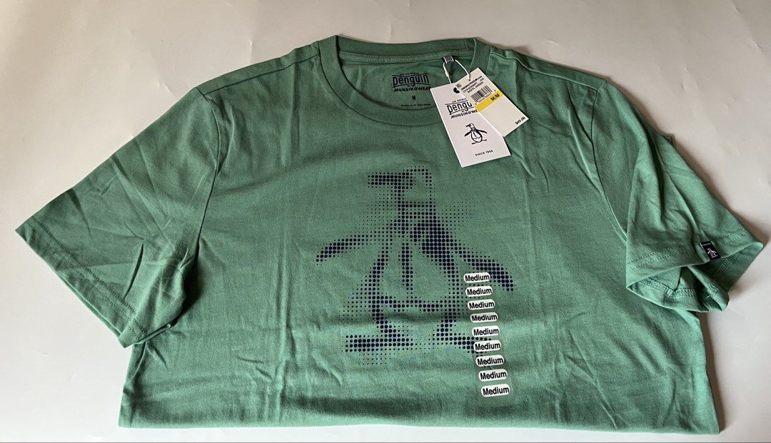 Penguin Crew neck Shirt (Category: Tshirts & Polo Shirts ) located in Santa Rosa. Submitted by ninaparis (Listing ID 1470843975, Image 2). Description: Original Penguin by Munsingwear men’s Crew-neck graphic t-shirt in green colorway.