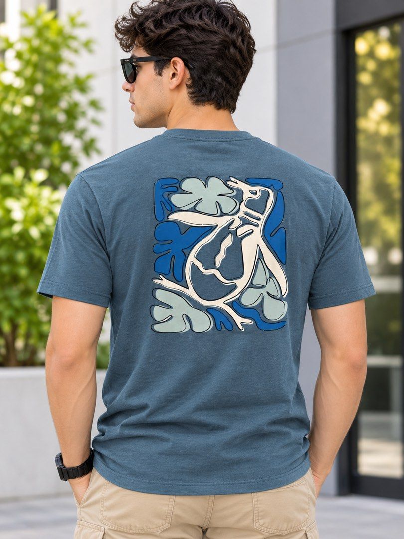 Penguin Crew neck shirt (Category: Tshirts & Polo Shirts ) located in Santa Rosa. Submitted by ninaparis (Listing ID 1470923927, Image 3). Description: Original Crew-neck T-shirt with logo on the left chest and back .