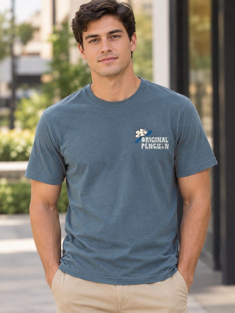 Penguin Crew neck shirt (Category: Tshirts & Polo Shirts ) located in Santa Rosa. Submitted by ninaparis (Listing ID 1470923927, Image 2). Description: Original Crew-neck T-shirt with logo on the left chest and back .
