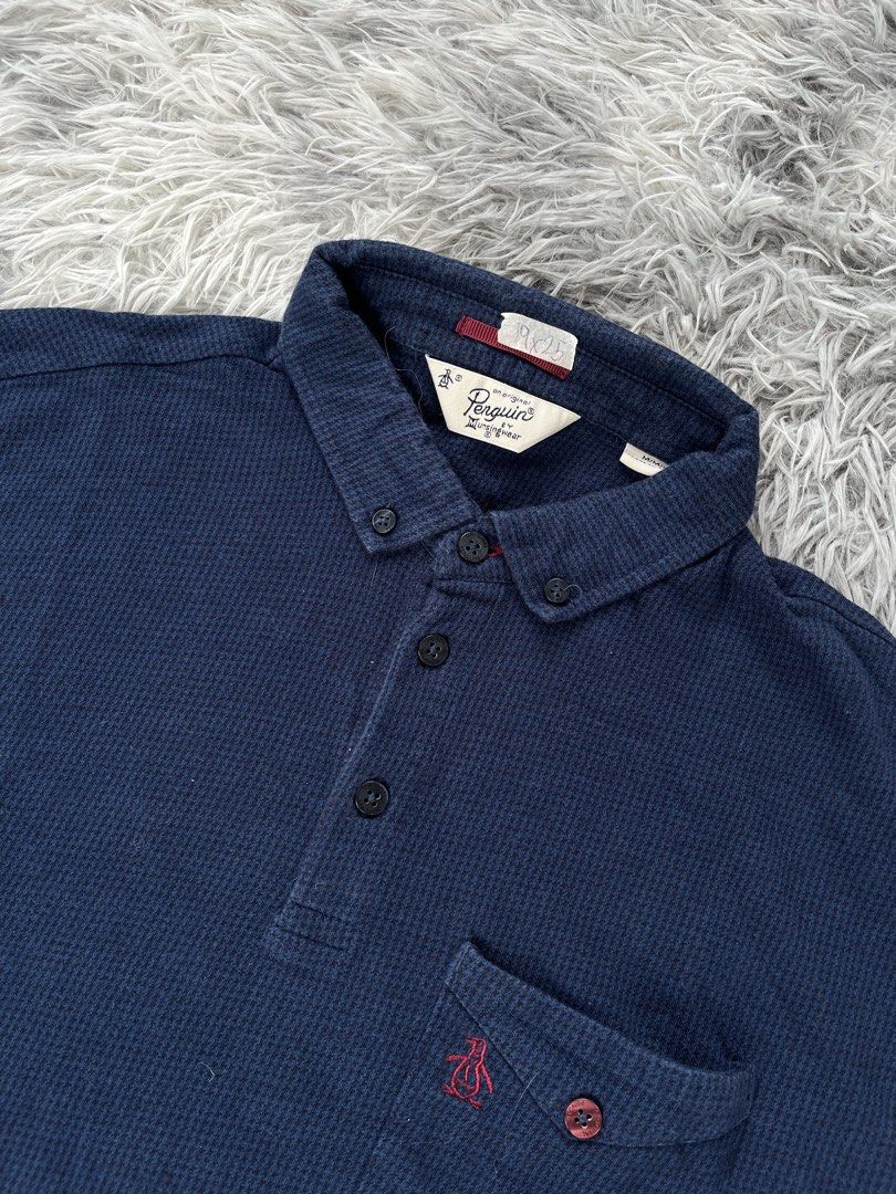 Penguin Navy Blue Polo Shirt (Category: Tshirts & Polo Shirts ) located in Lipa City. Submitted by kent.finds (Listing ID 1470875711, Image 2). Description: Dimension: 📏W 19 📏L 25 Color Rate: 9.5/10 📌 Excellent Condition 💸 Mine : ₱950 + Shipping Fee🚚 Issue: ❌.