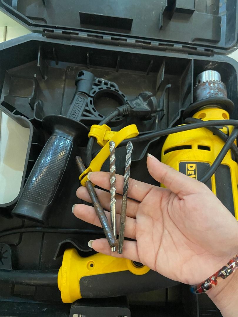 Percussion/Hammer Drill DeWALT DWD024 (Category: Construction Tools & Equipment) located in Caloocan City. Submitted by livedragon.c18f59 (Listing ID 1470814273, Image 1). Description: Specifications • Model: DeWalt DWD024 (or DWD024K variant with kit accessories) • Power Output: 650W • Voltage: 220–240V (50/60Hz) • Chuck Capacity: 1/2" (13mm) • No-Load Speed: 0–2,800 /min Issue: May konting kalawang lang RFS: Di na nagagamit matagal nang nakatam