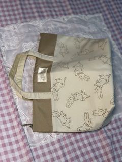 (Category: ) located in . Submitted by favoritepreloved (Listing ID 1470885789, Image 1). Description: .