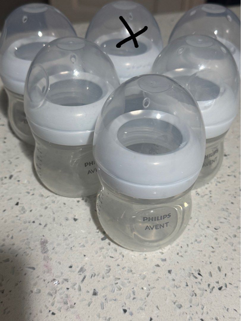 Philips Avent Baby Bottles (Category: Breastfeeding & Bottle Feeding) located in Manila. Submitted by hulyanaa (Listing ID 1470766123, Image 2). Description: - USED but not abused 5 bottles - Bought in Amazon - NO BOX included.