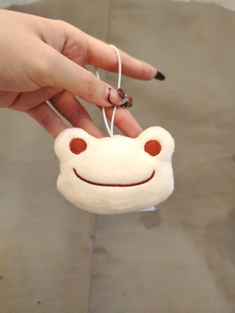 Pickles the Frog Cream Plushie Keychain (Category: Plushies & Soft Toys) located in San Fernando. Submitted by jpmarketplace2023 (Listing ID 1470838512, Image 1). Description: 💚 All items are authentic from Japan. 💛 MOP: GCash (❌️ GCash Protect) 🩵 MOD: LBC only (❌️ S. Checkout, COD, COP) 💙 Meet-up: Vista Mall, San Fernando, Pampanga 💜 All items are on-hand. 🧡 First to pay gets the item first. ❤️ Breakable items are packed with care and caut