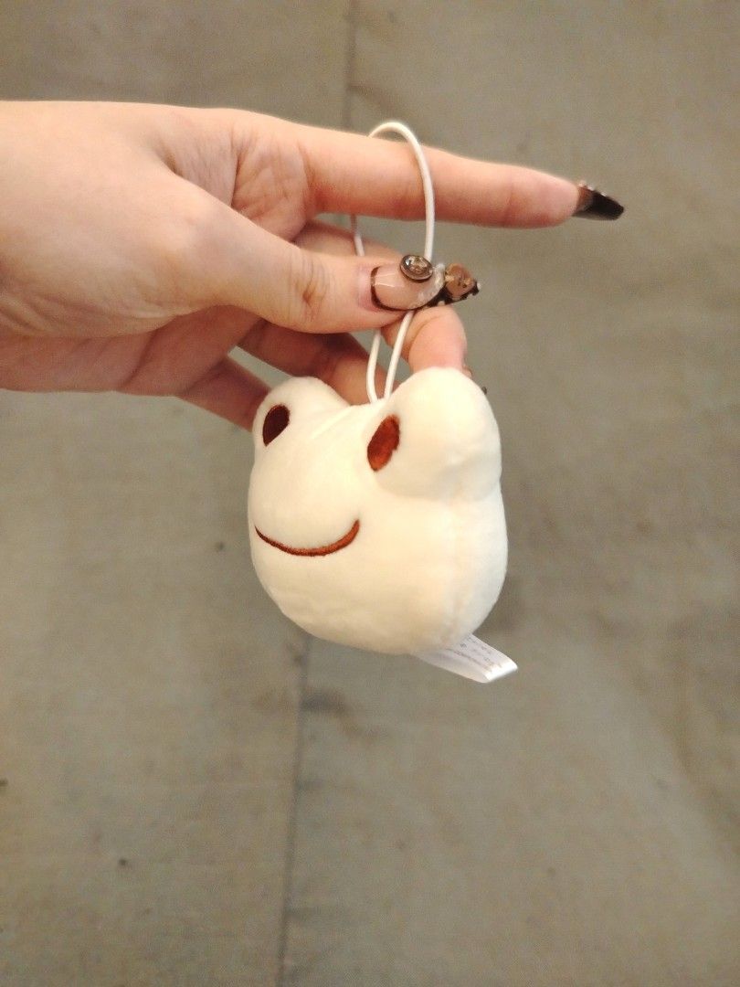 Pickles the Frog Cream Plushie Keychain (Category: Plushies & Soft Toys) located in San Fernando. Submitted by jpmarketplace2023 (Listing ID 1470838512, Image 2). Description: 💚 All items are authentic from Japan. 💛 MOP: GCash (❌️ GCash Protect) 🩵 MOD: LBC only (❌️ S. Checkout, COD, COP) 💙 Meet-up: Vista Mall, San Fernando, Pampanga 💜 All items are on-hand. 🧡 First to pay gets the item first. ❤️ Breakable items are packed with care and caut