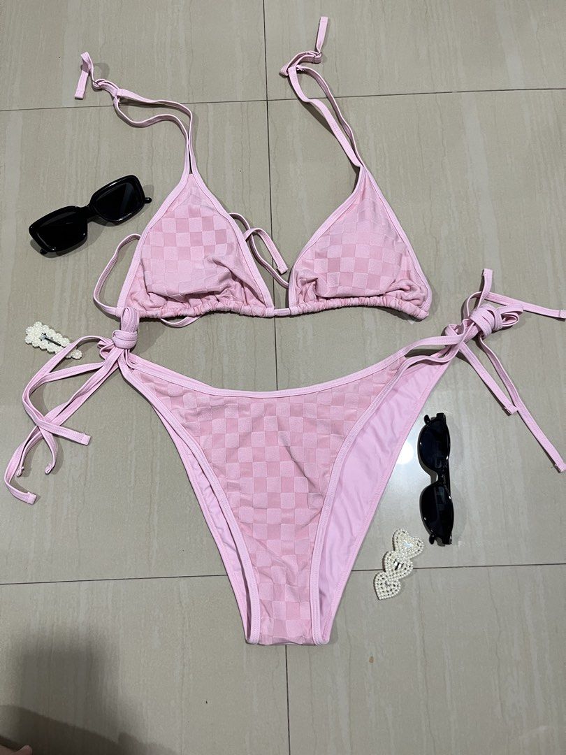 Pink 2 piece (Category: Bikinis & Swimsuits) located in Batangas. Submitted by micaella_101 (Listing ID 1470852234, Image 1). Description: .