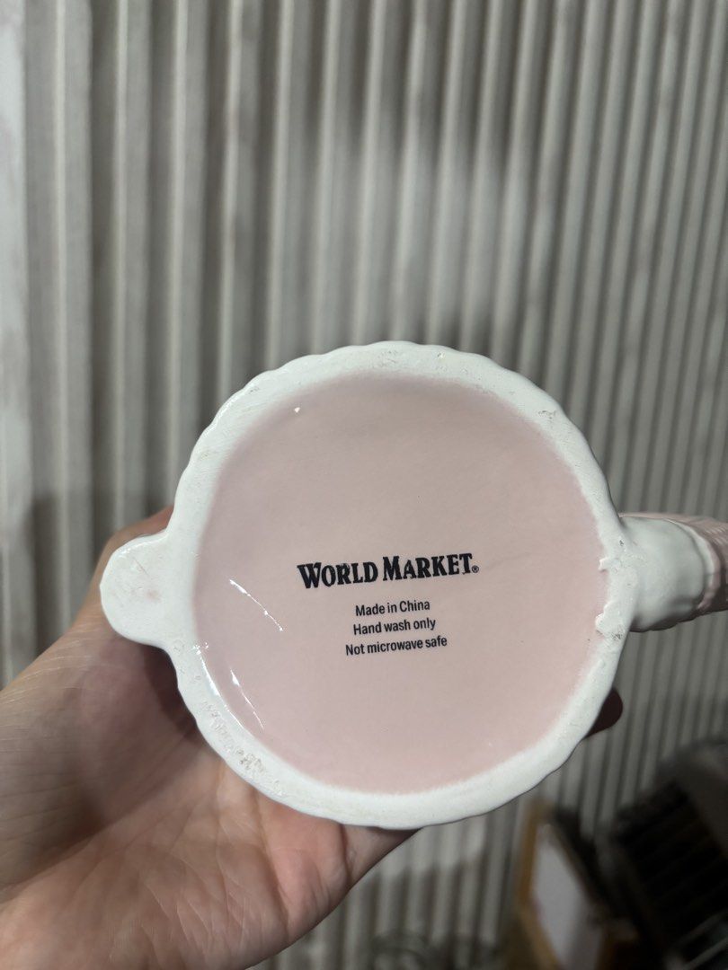Pink Christmas Sweater Ceramic Mug (Category: Coffee & Tea Tableware) located in Dinalupihan. Submitted by nifty_findss (Listing ID 1470796281, Image 2). Description: .