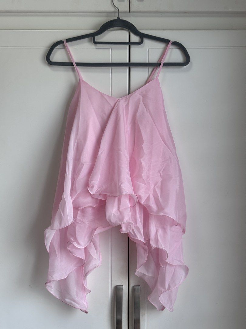 Pastel Pink Coquette Top (Category: Sleeveless) located in Malolos. Submitted by xoxoche_n (Listing ID 1470814640, Image 1). Description: Super nice!!! 💓 This is brand new, never worn! Fits xs-medium 2nd photo for inspo only; photo not mine.