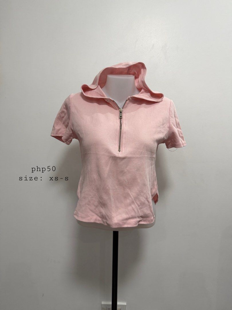Pink Hoodie Shirt (Category: Shirts) located in Antipolo. Submitted by nlknn_ (Listing ID 1470841276, Image 1). Description: .