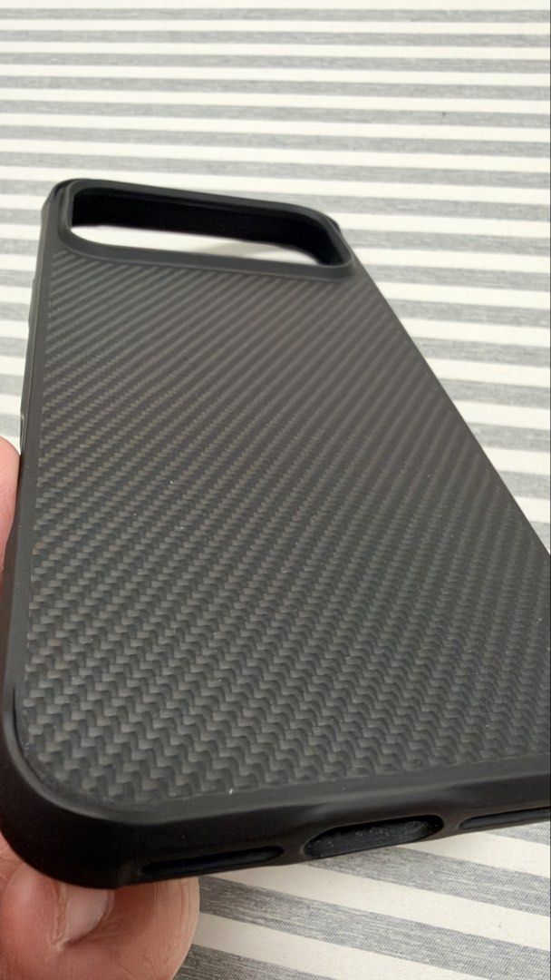 Pitaka Aramid fiber (Category: Cases & Sleeves) located in Manila. Submitted by sherwin18 (Listing ID 1470806293, Image 2). Description: Selling Pitaka case 17 pro max 18 pro max Black Aramid fiber Rubber side Slim type case Case only SRP:4,000 Selling it for : 2,500 Neg. Offer lang.