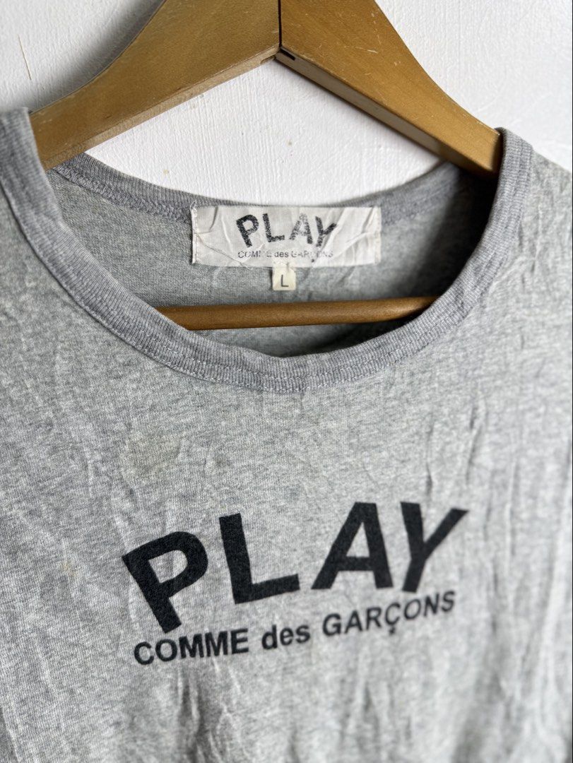 Play cdg big logo tee (Category: Tshirts & Polo Shirts ) located in Daraga. Submitted by casualthread (Listing ID 1470876144, Image 2). Description: Authentic Minimal stain need wash and minimal sa may mata pacheck na lang 19x24.5 Med to large women.