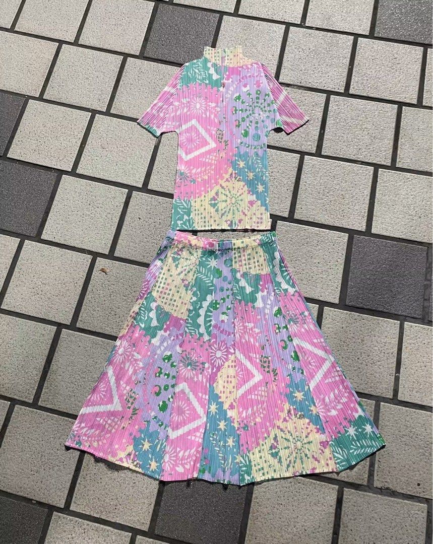 PLEATS PLEASE / ISSEY MIYAKE (Category: Sets or Coordinates) located in Manila. Submitted by shinjohhn. (Listing ID 1470882473, Image 1). Description: PLEATS PLEASE / ISSEY MIYAKE COMPLETE SET BOTH GOOD AS LIKE NEW 100% NO ISSUE J&T COURIER DM 📩.