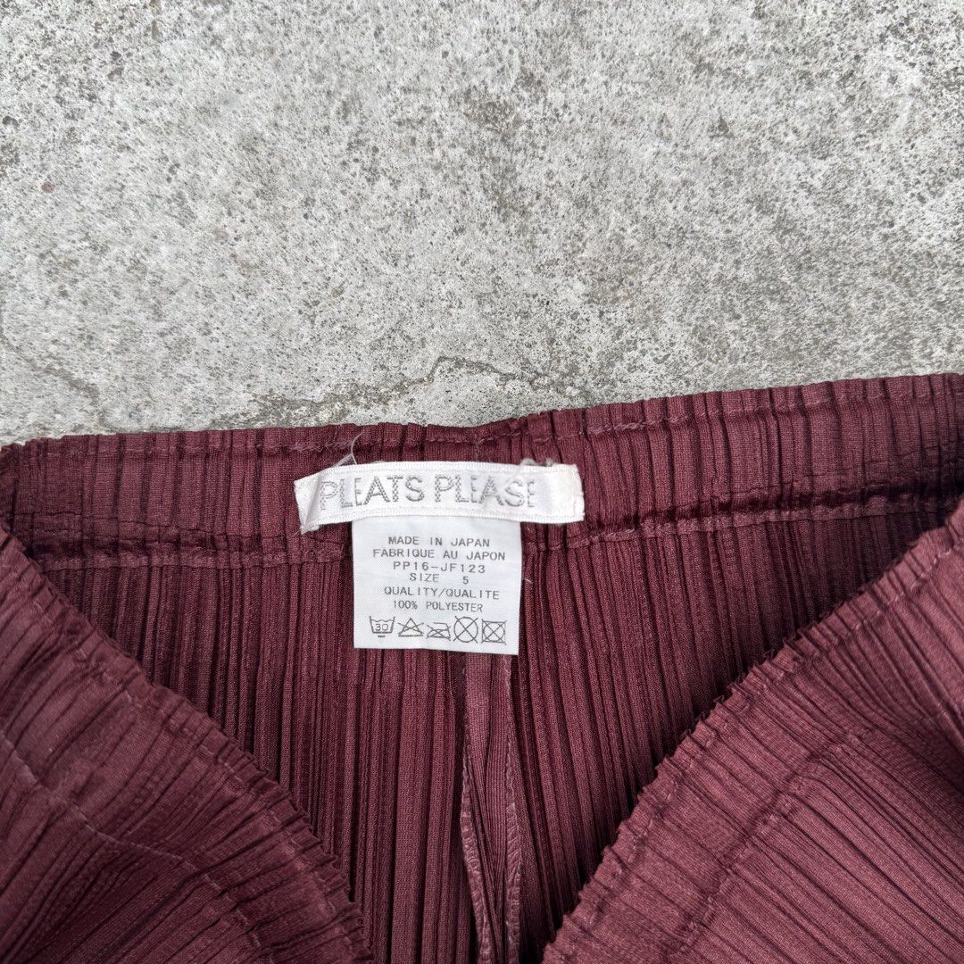 PLEATS PLEASE PANTS (Category: Jeans) located in Dinalupihan. Submitted by wearable_stuffz (Listing ID 1470822697, Image 2). Description: Size 5 on tag.