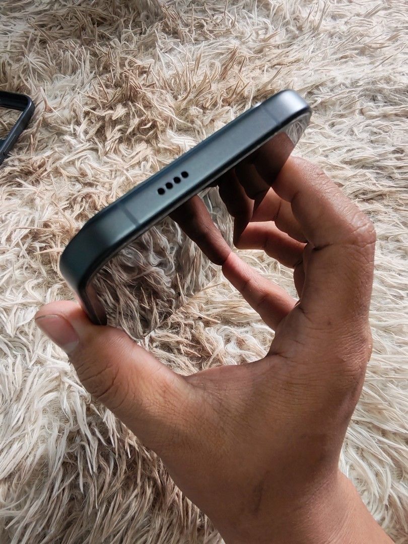 POCO F8 ULTRA 16/512GB (Category: Xiaomi) located in Caloocan City. Submitted by bouesantos06 (Listing ID 1470781958, Image 3). Description: Poco F8 Ultra 16/512gb (Black) 100% BH 76CC First used June 2026 3months old Slightly used No issue Money back guarantee if under installment or financing Unit and Case Only (No Box) Specs: - 6.9" Amoled Display - 68B Colors, HDR10+ - 120Hz Screen Refresh Rate - Snapdragon 8 Elite Gen 5 (3nm) - 3.8m+ AnTuTu 