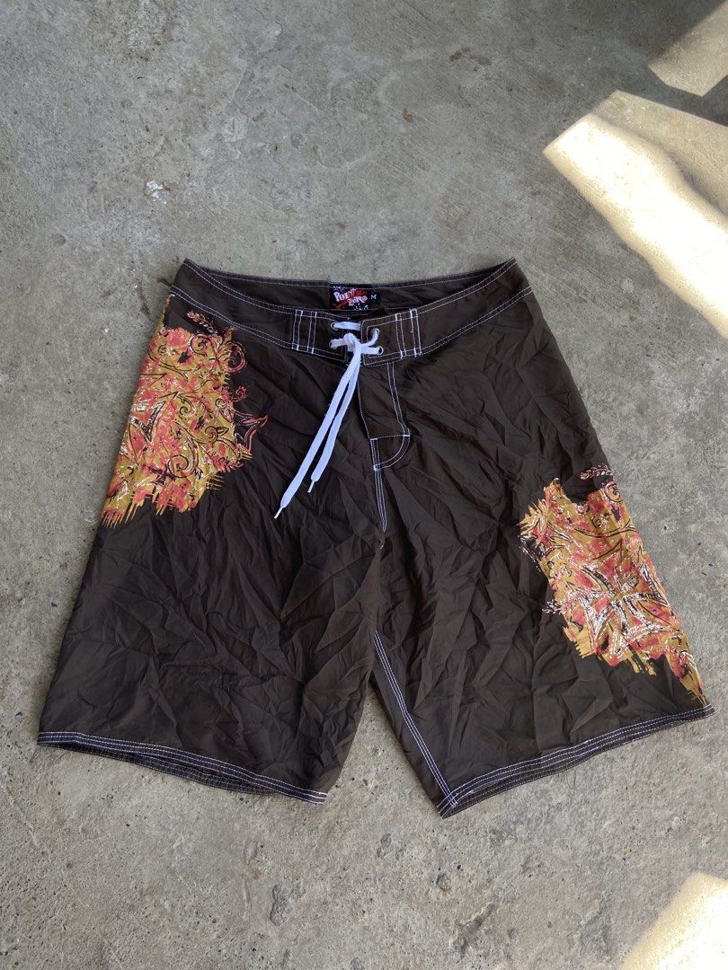Point Zero Y2k cross Boardshort (Category: Shorts) located in Alcala. Submitted by abasolo_jv (Listing ID 1470756146, Image 1). Description: Good as new 10/10 color rate no issues no pinhole med on tag 32-34x22 dimes try to offer .