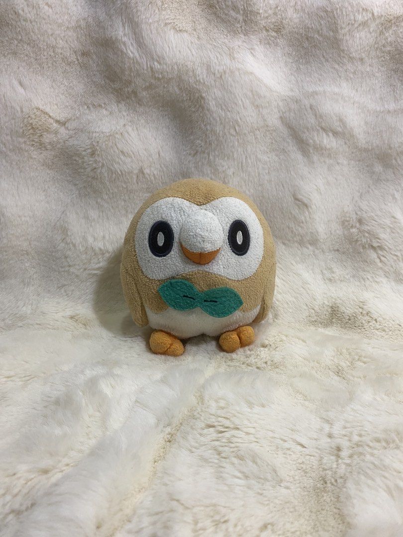 Pokemon Rowlet plush (Category: Plushies & Soft Toys) located in Kalibo. Submitted by ollie_stuffshop (Listing ID 1470752315, Image 1). Description: 14cm x 12.5cm Before you send your inquiries: ❗️Last Price is already posted ❗️Manage your expectations, WYSIWYG ❗️May need washing ❗️Dropoff is every Wednesday & Sunday.