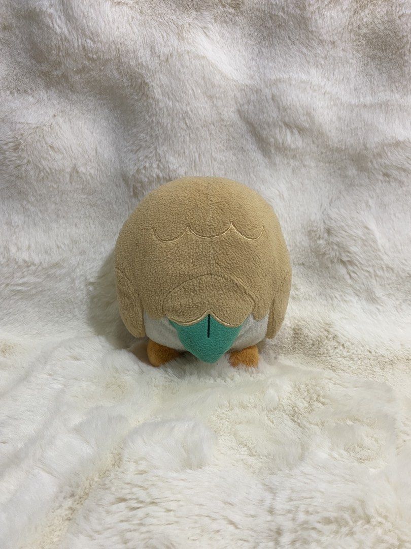 Pokemon Rowlet plush (Category: Plushies & Soft Toys) located in Kalibo. Submitted by ollie_stuffshop (Listing ID 1470752315, Image 2). Description: 14cm x 12.5cm Before you send your inquiries: ❗️Last Price is already posted ❗️Manage your expectations, WYSIWYG ❗️May need washing ❗️Dropoff is every Wednesday & Sunday.