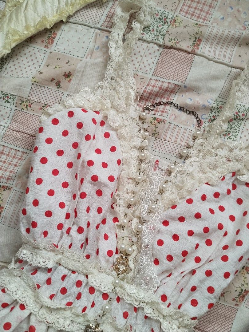 Polka Babydoll top with backtie (Category: Others Tops) located in Cebu City. Submitted by thrift_with_anjel (Listing ID 1470858134, Image 3). Description: ❀.ೃ࿔polka babydoll top with backtie❀.ೃ࿔* 🌹Brand: nobrand 🌸Bust: 30-40 🌸Waist: 26-38 🌸Lenght: 26 🌷Mine: 599(AU).