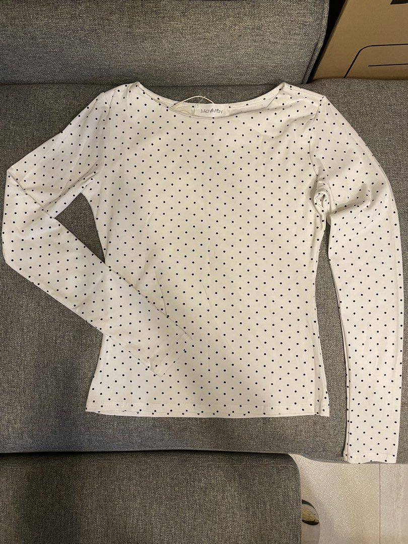 Polka Dots Long Sleeves Top (Category: Blouses) located in Quezon City. Submitted by mfordma (Listing ID 1470874058, Image 1). Description: BRAND NEW Originally bought for 399.00 Doing a little closet decluttering! ✨ Letting go of some pieces that are still in great condition and looking for a new home. 🤍 Brand: MayMay Size: Free size Color: White and Black Description: - Very stretchable soft long sleeve top with black polka dots - Fitted cut w