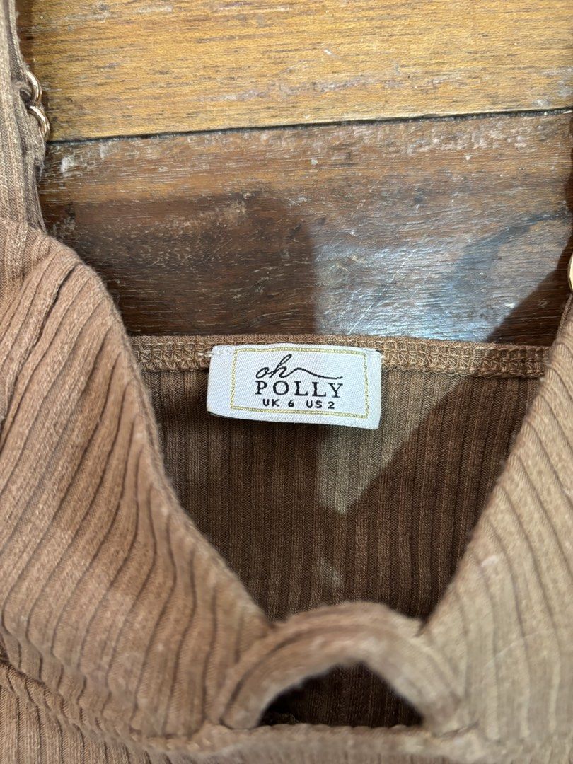 Polly top (Category: Sleeveless) located in Munoz. Submitted by preluv3120 (Listing ID 1470775058, Image 2). Description: .