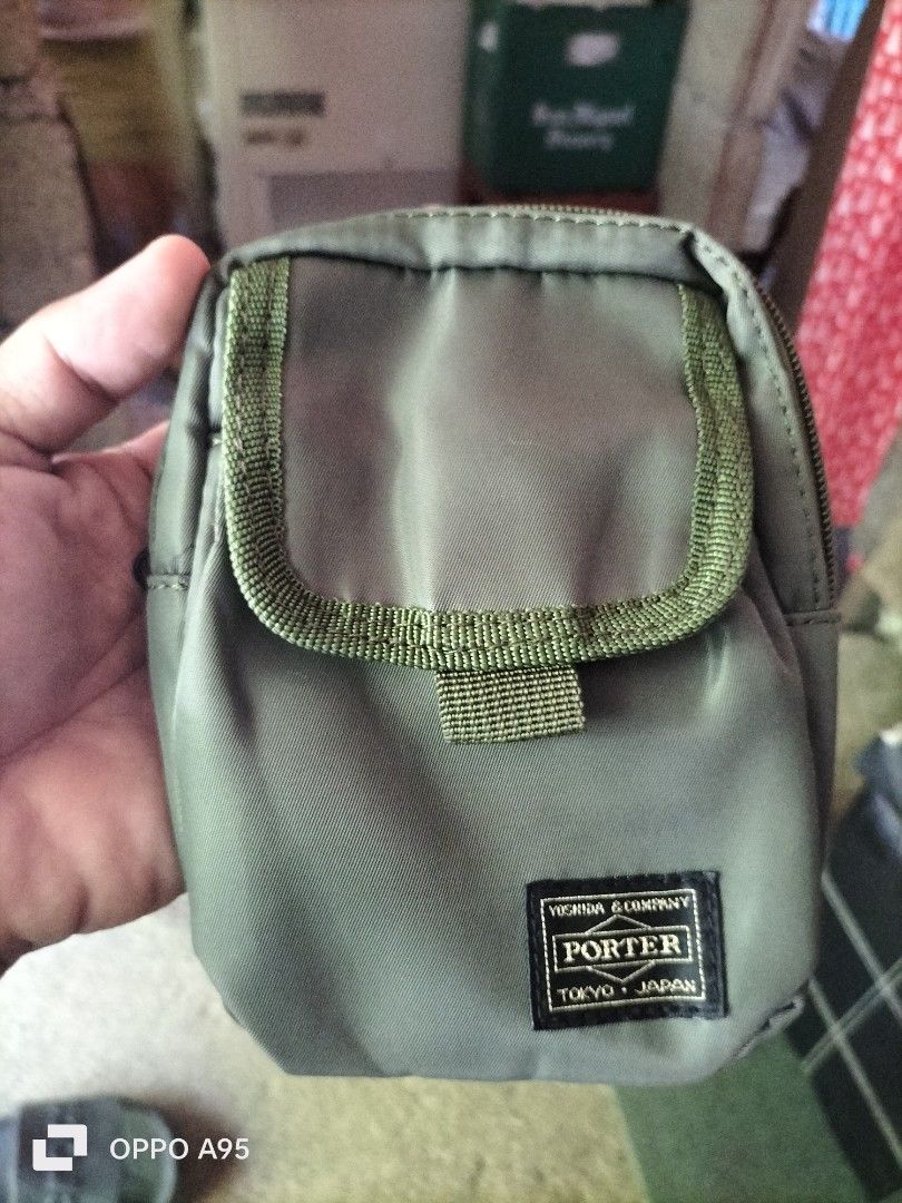 porter (Category: Sling Bags) located in Baler. Submitted by jaydeebaltazar (Listing ID 1470767782, Image 2). Description: PORTER good excellent no issue 10/10 colorate 10/10 condition kasya cp mine: 800 steal: 900 lock: 1000 location: baler Aurora.